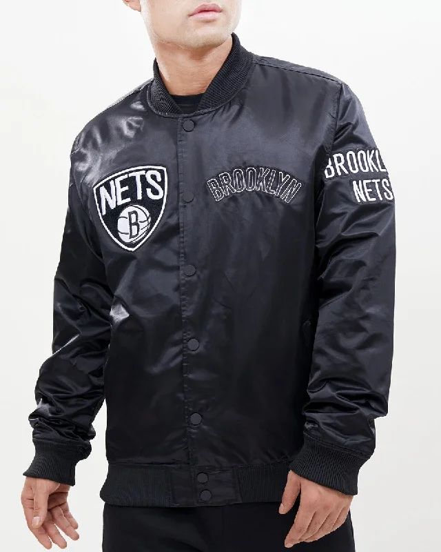 NBA BROOKLYN NETS CHEST HIT MEN'SLOGO SATIN JACKET (BLACK)