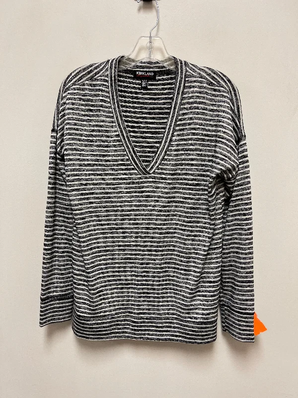 Top Long Sleeve By Kirkland In Striped Pattern, Size: M