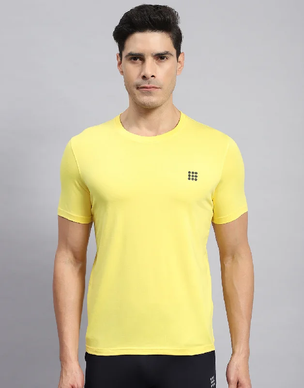 Men Yellow Solid Round Neck Half Sleeve T-Shirt